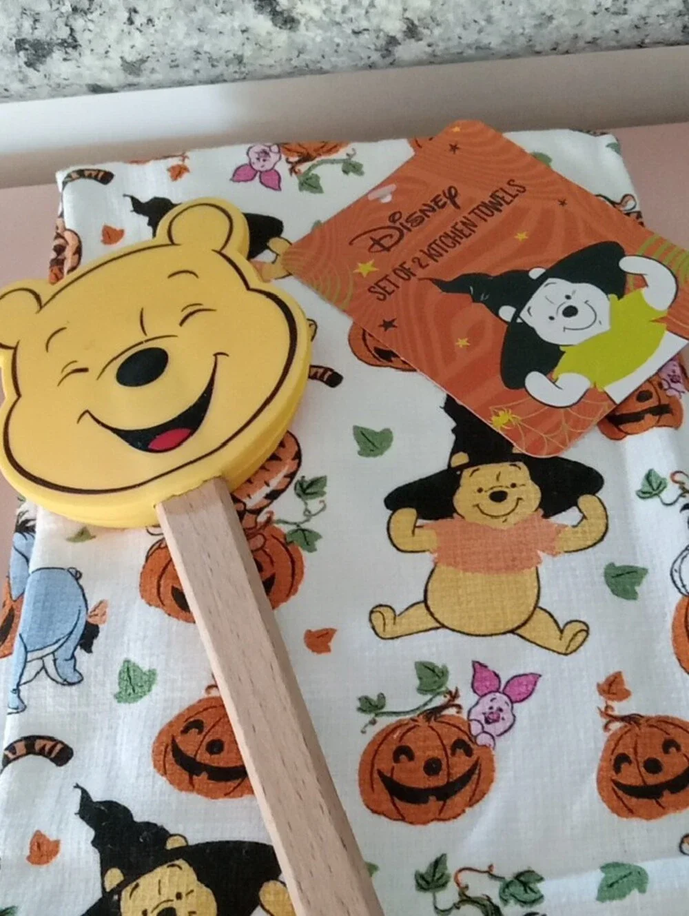 Disney Halloween Winnie The Pooh Towel Set With Spatula